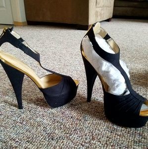 Brand new black heels